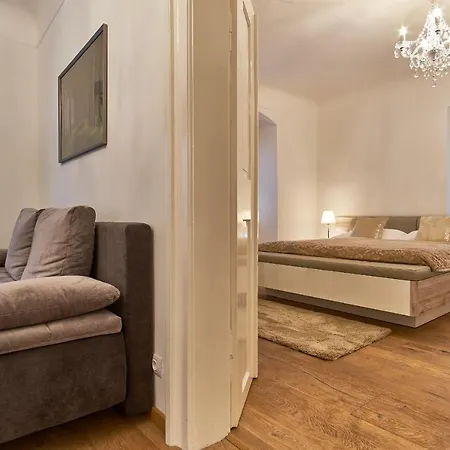 Charles Bridge Royal Appartement